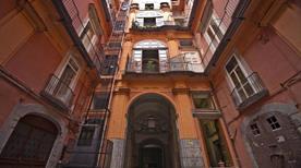 Palazzo Ruffo di Bagnara - >Naples