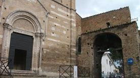 Porta San Domenico - >Atri