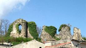 Castello di Terranova ruderi - >Arpaise