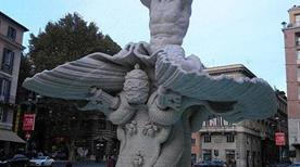 Fontana del Tritone - >Roma