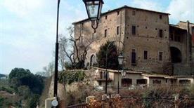 Castello di Isola Farnese - >Roma