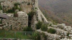 Castello di Mercogliano Diroccato - >Mercogliano