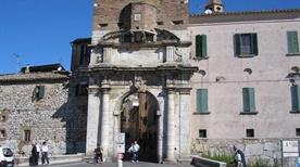 Porta Romana - >Amelia