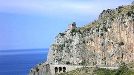 Torre Marchiello ruderi - >Castrignano del Capo
