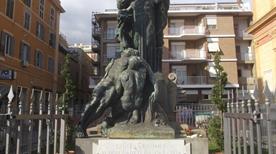 Monumento ai Caduti - >Civitavecchia
