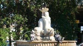 Fontana dei Delfini - >Brindisi