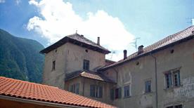 Castello dei Pezzen - >Croviana