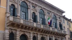 Palazzo Bevilaqua - >Verona
