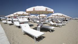 Bagno 8 Luciano - Centro Nautico - >Rimini