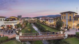 Barberino Designer Outlet Village - >Barberino di Mugello