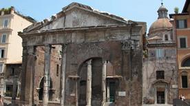 Portico d'Ottavia - >Roma