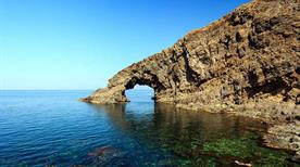 Cala Arco dell'Elefante - >Pantelleria