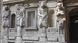 Casa degli Omenoni - >Milan
