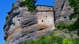 Castello della Pietra - >Vobbia