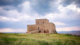 Castello Monteserico - >Genzano di Lucania