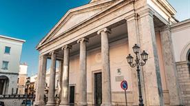 Cattedrale di San Pietro Apostolo - >Isernia