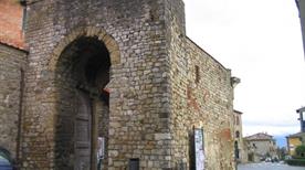 Porta San Giusto - >Lucignano