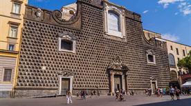 Chiesa del Gesù Nuovo - >Naples