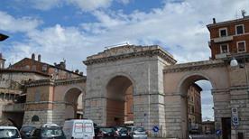 Porta San Croce - >Gubbio