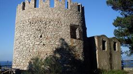 Torre Damecuta - >Anacapri