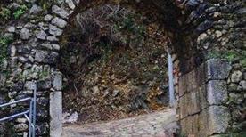 Porta dell'Acqua - >Mercogliano