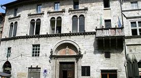Casa del Capitano del Popolo - >Ancona