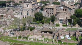Foro Romano: Portico Medioevale - >Roma