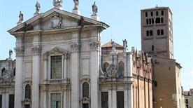 Il Duomo di San Pietro - >Mantova