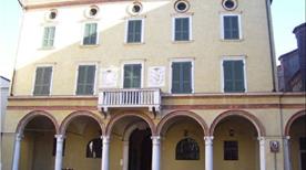 Palazzo Vescovile - >Crotone