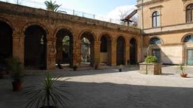 Biblioteca Comunale Emanuele Taranto - >Caltagirone