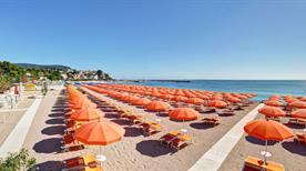 Eugenio Beach - >Numana