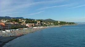 Spiaggia della torre - >Albisola Superiore