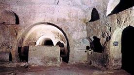 Catacombe S.Giovanni Evangelista - >Siracusa