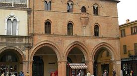 Palazzo del Podesta  - >Forlì