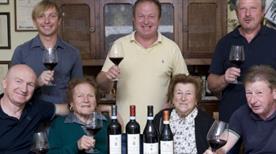 Mossio Fratelli Azienda Vitivinicola Briccocaramelli - >Rodello