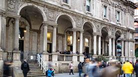 Palazzo dei Giureconsulti - >Milan