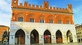 Palazzo del Comune - >Piacenza