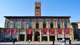 Palazzo del Podestà - >Bologne