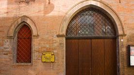 Palazzo Ghisilardi Fava - >Bologne