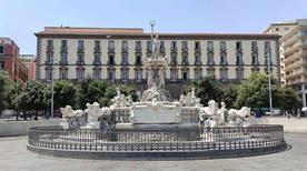 Palazzo San Giacomo - >Naples