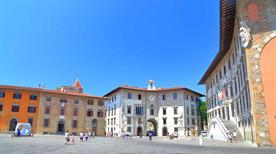 Piazza dei Cavalieri - >Pise