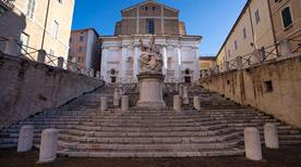 Piazza del Plebiscito - >Ancona