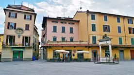 Piazza della Sala - >Pistoia