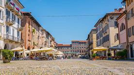 Piazza della Vittoria - >Pavia