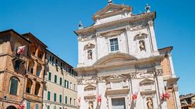 Piazza di Provenzano - >Siena