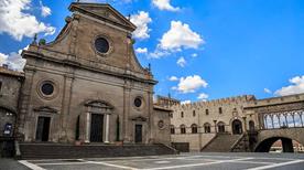 Piazza San Lorenzo - >Viterbo