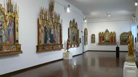 Pinacoteca Nazionale - >Siena
