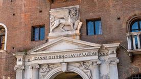 Porta dei Leoni - >Verona