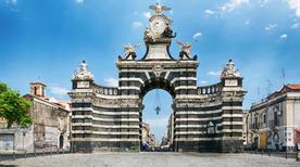 Porta Garibaldi - >Catania
