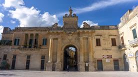 Porta San Biagio - >Lecce